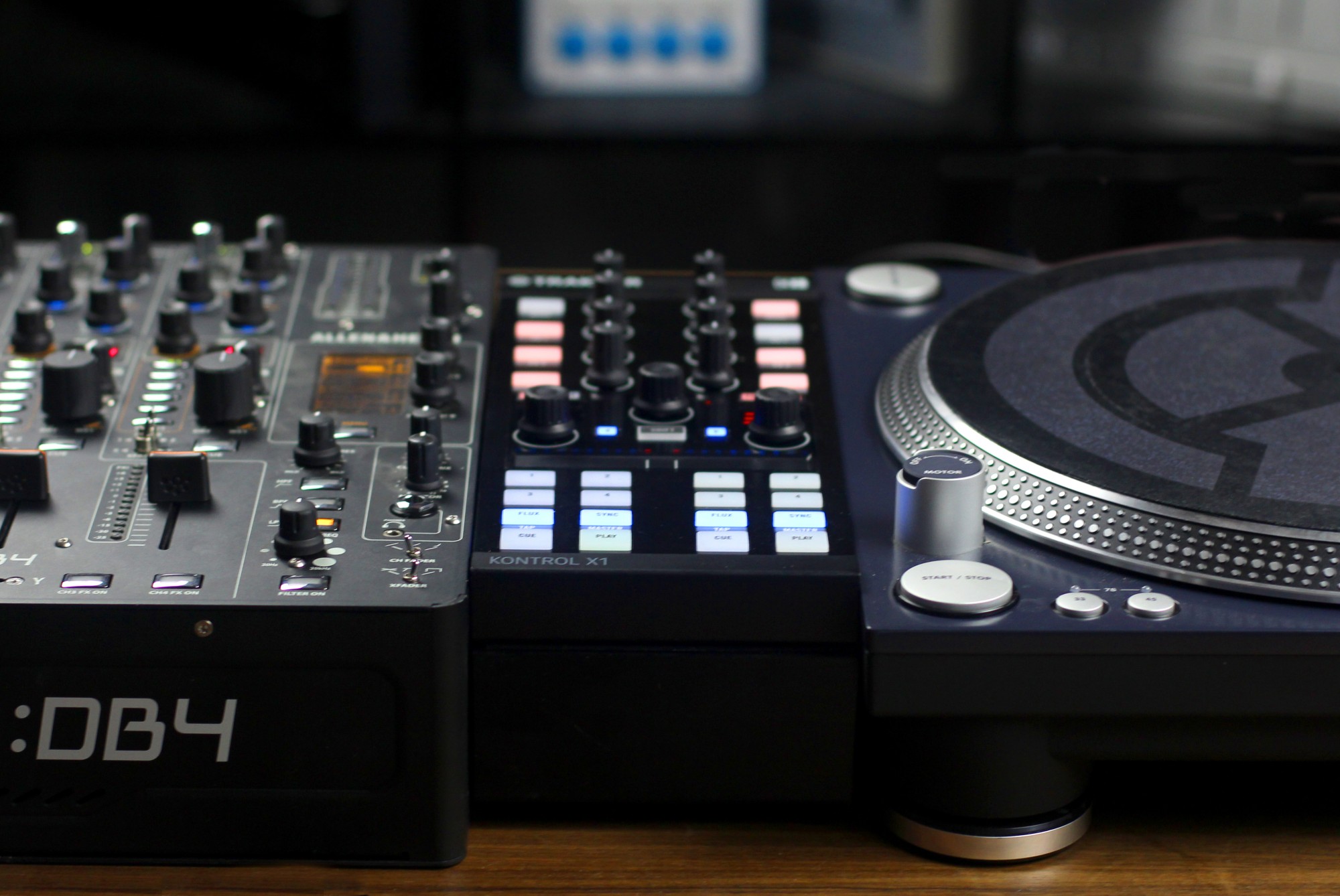 Video Review Traktor Kontrol X1 Mk2 Dj Techtools