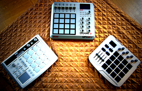 Akai top MPD 24 MIDI Pad Controller