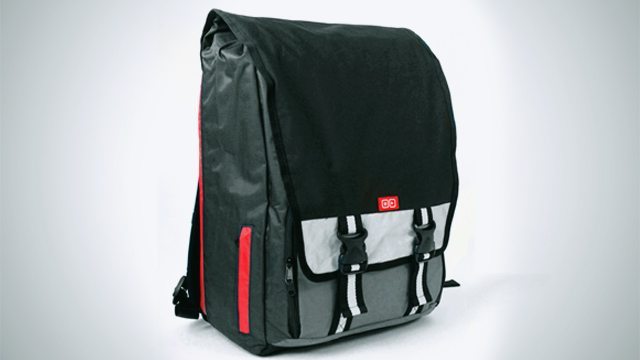 TRAKTOR Kontrol s2とキャリングバッグ Introducing The DJTT S2 Backpack - DJ TechTools